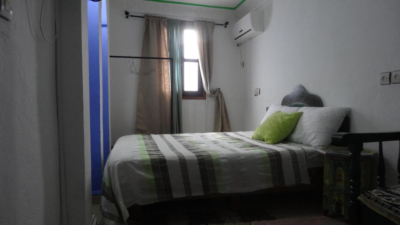 Riad Chourafa Chefchaouen Bagian luar foto