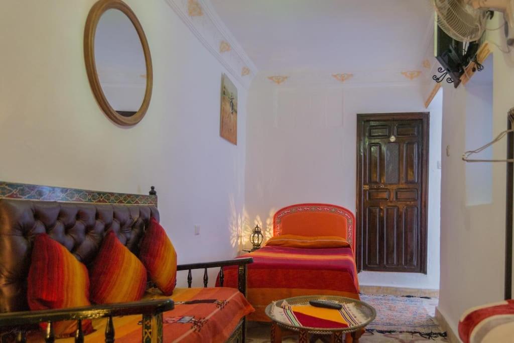 Riad Chourafa Chefchaouen Bagian luar foto